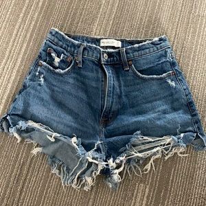 Abercrombie and Fitch high rise mom short